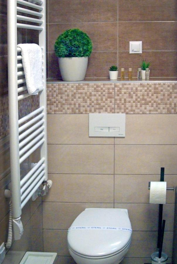 Victoria Apartman Kecskemet Ngoại thất bức ảnh